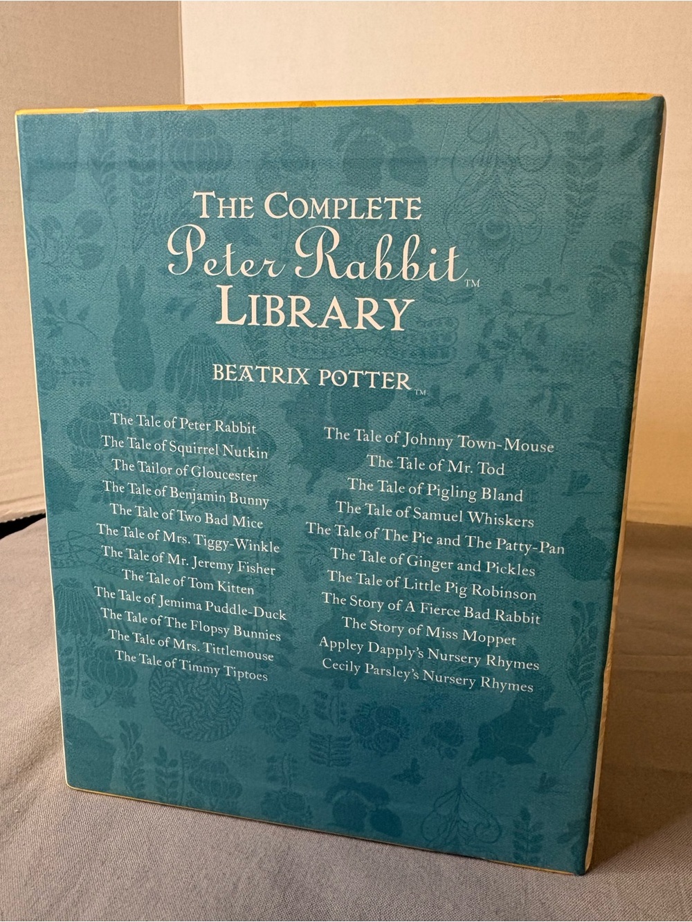 The Complete Peter Rabbit Library Box Set by Beatrix Potter - Yellow - Picture 3 of 9